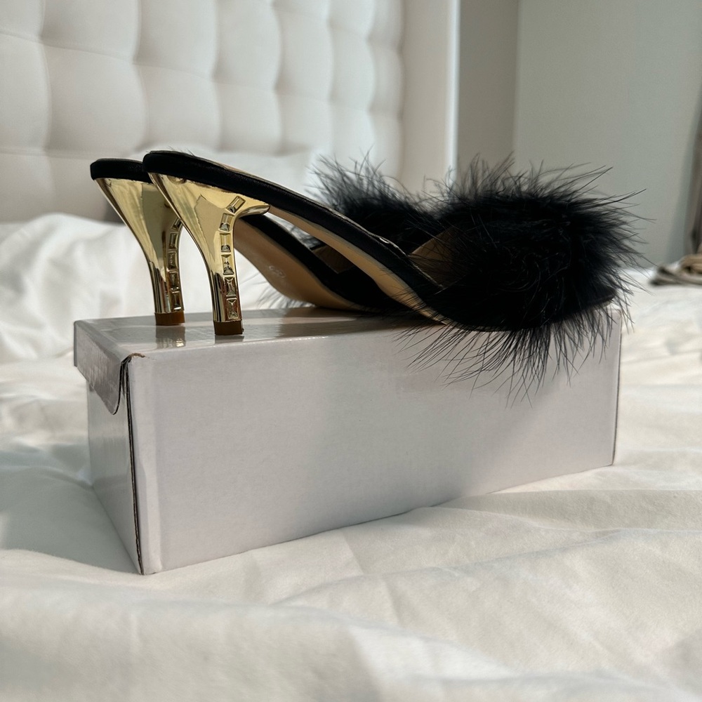 Never before worn Falcoet Women Sexy Slipper Cute Fuzzy Heels Furry Kitten heels